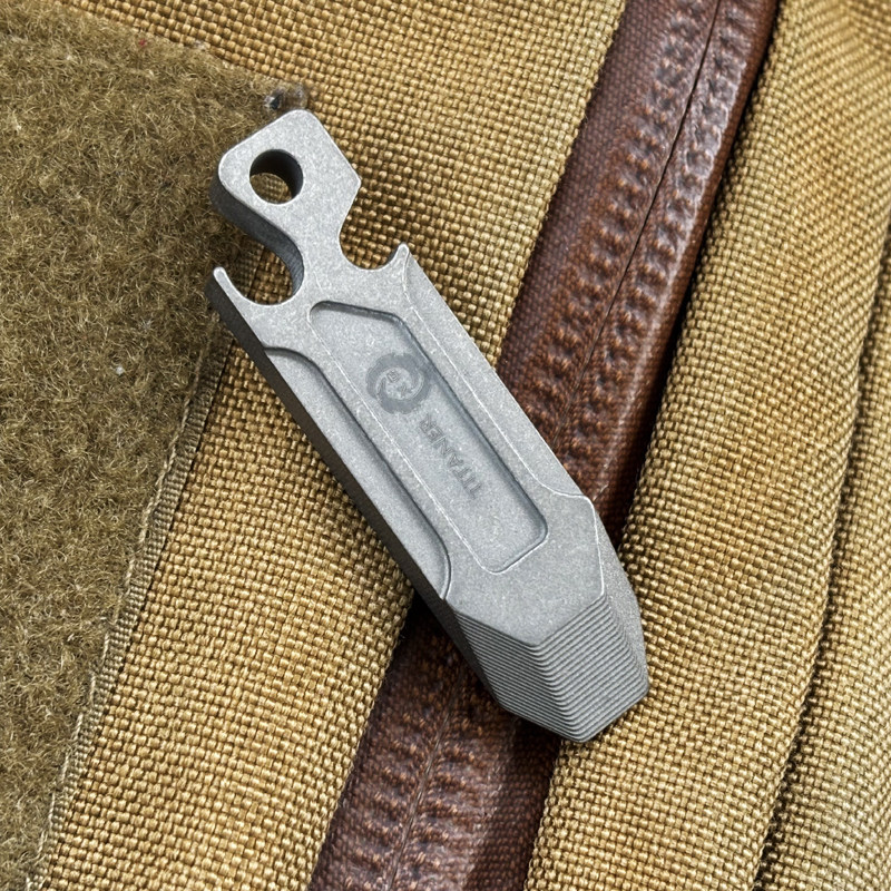Keychain Multi Tool - أداة متعددة الوظائف محمولة للاستخدام الخارجي
