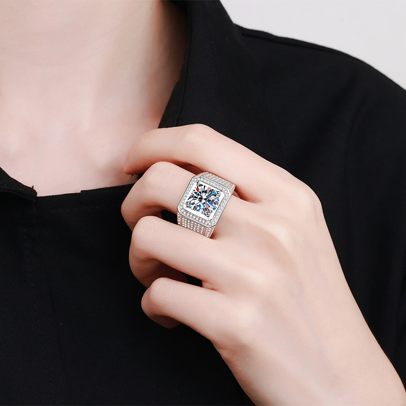 خاتم مويسانيت مربع الشكل D-Col - مراجعة Signet Ring Men وسعره