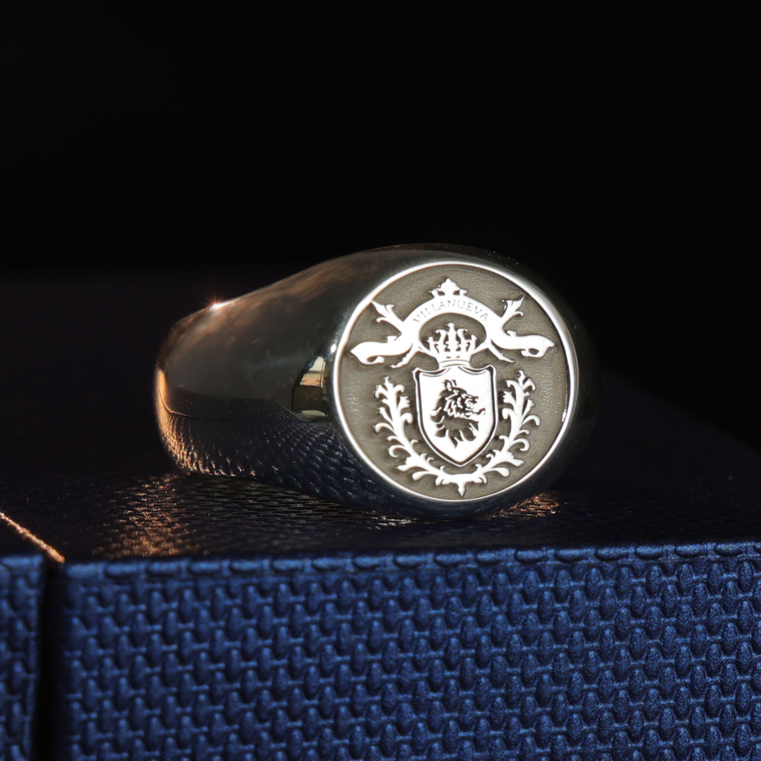 خاتم رجالي دائري من الفضة الخا - مراجعة Signet Ring Men وسعره